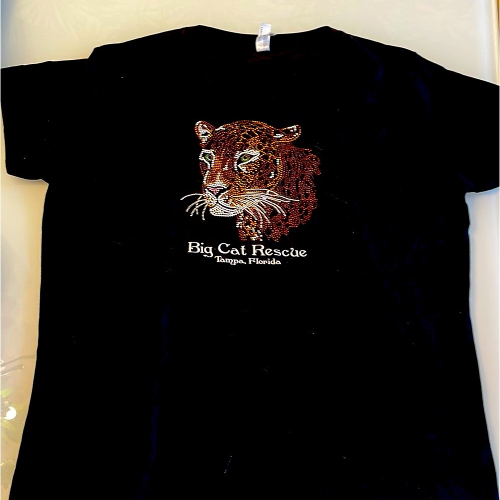 RARE. Tiger 🐅 King 🤴 ladies tee